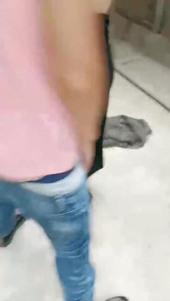 《勾引野战》 荒废的大棚4P野战 预览截图 6
