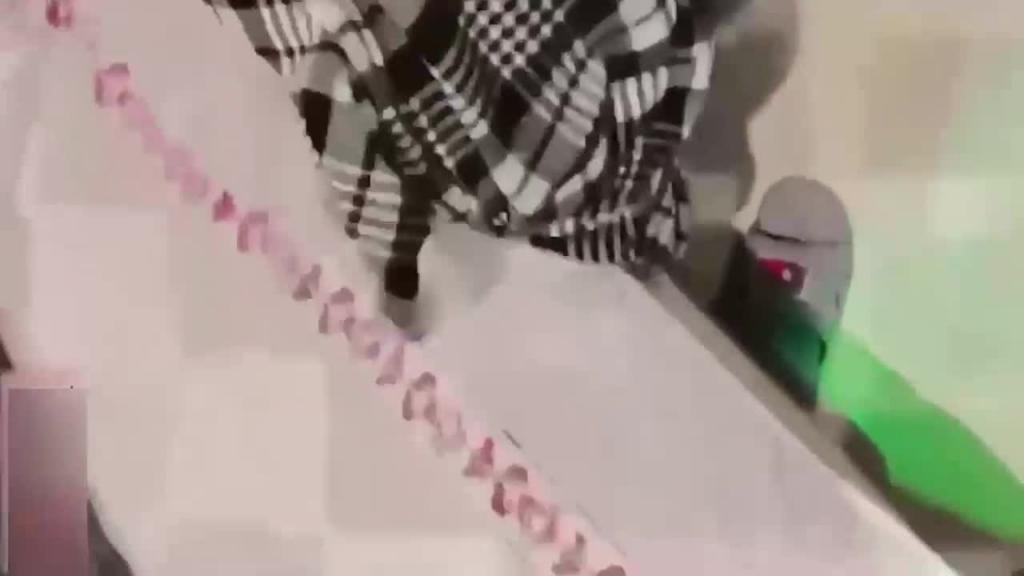父母被隔离,女儿在村里被强奸!警方通报都出来了! 预览截图 1