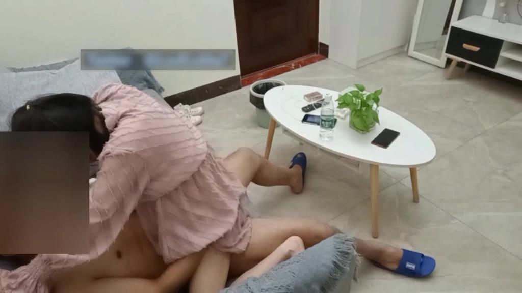 【爱洛丽塔】回家的诱惑 强操看片自慰的小姨子 预览截图 8