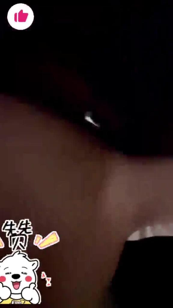 姐弟乱伦漂亮姐姐熟练的性爱技巧 预览截图 11