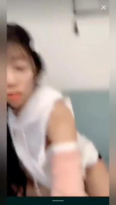 抖音上的精彩走光瞬间,美丽闪现,音浪和流量都已到手 预览截图 1