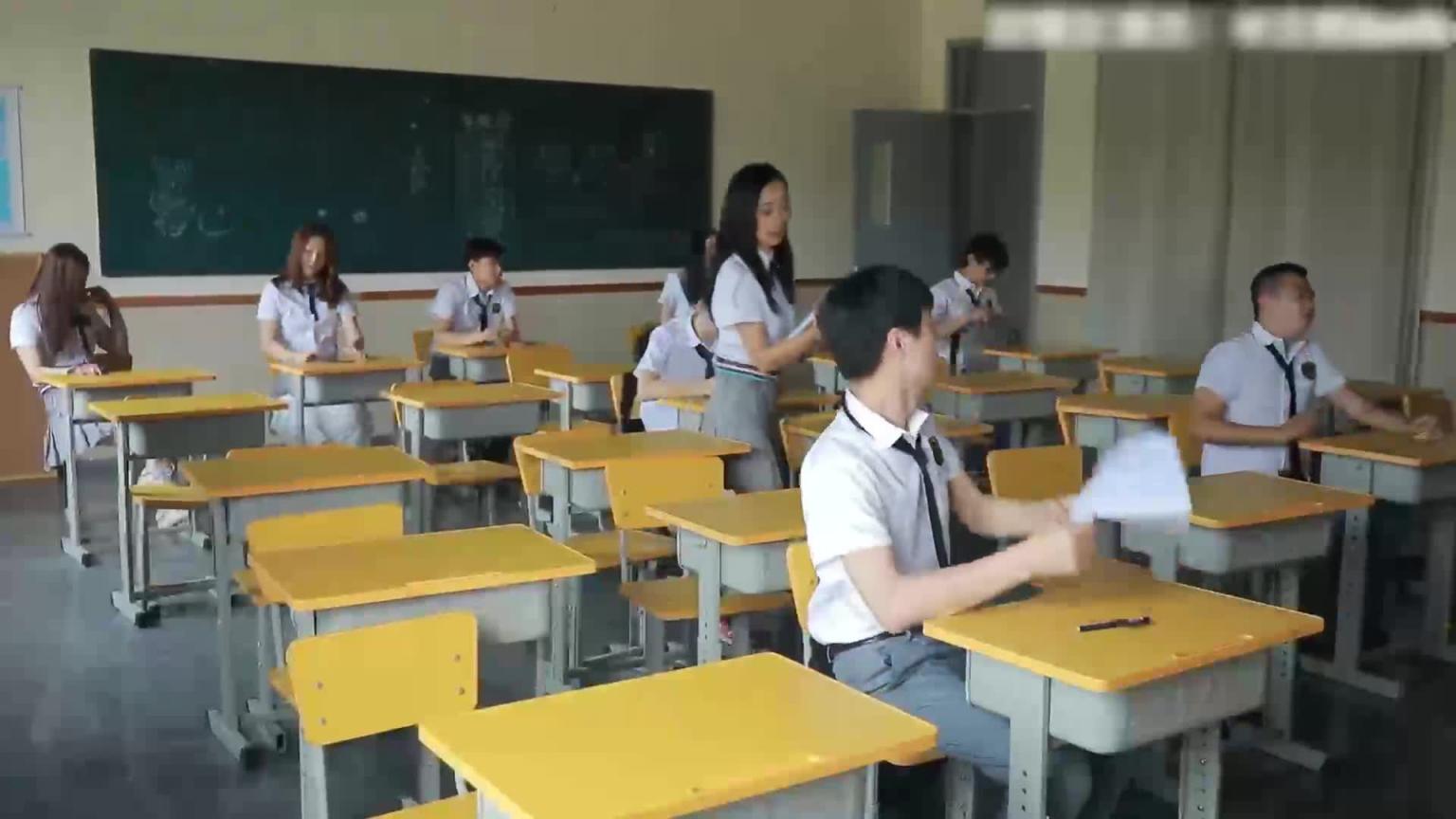 男神老师让我放学别走 预览截图 3