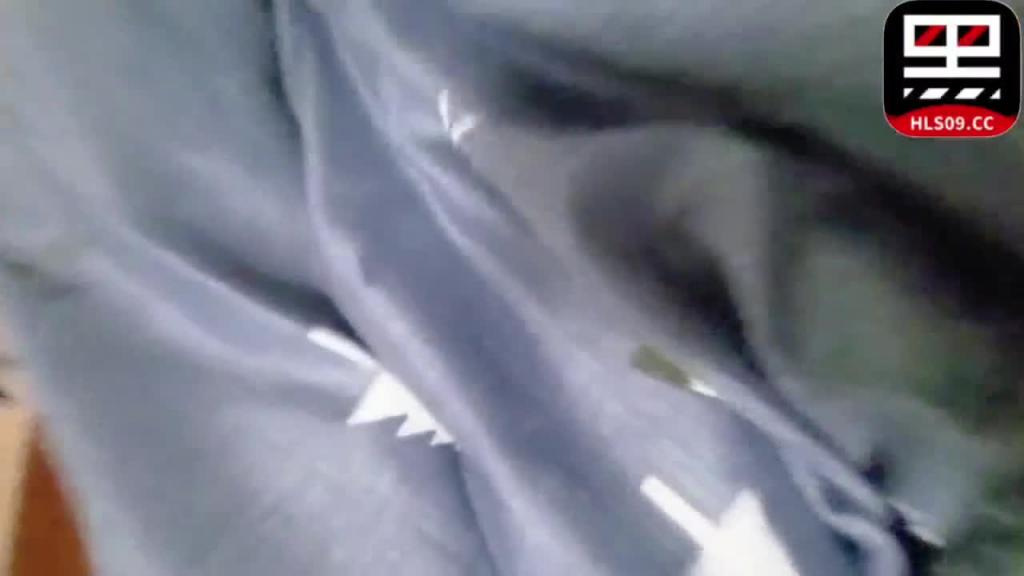 〔父女乱伦实录〕给萝莉女儿买手机诱导她给我口交，最后强插破处内射 预览截图 7