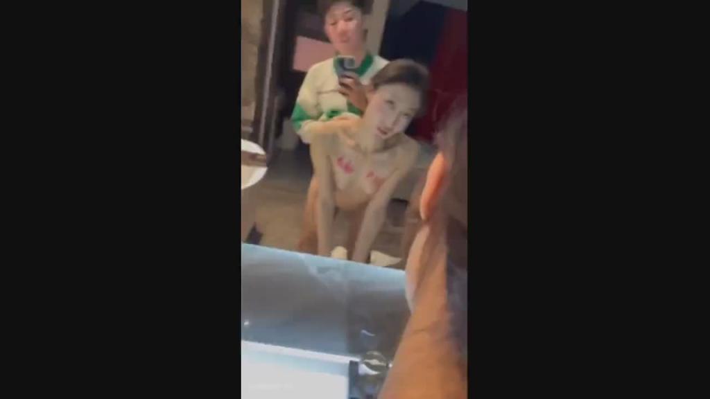 情侣手机维修遭流出~私下够骚够淫乱 预览截图 9
