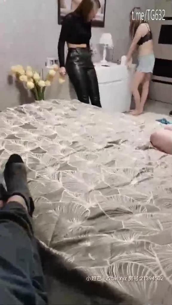 在线播放【东北探花】国产勐男夜战俄罗斯极品美乳浪娇娃群芳乱操随便抓个就开操土豪的世界牛逼 预览截图 3