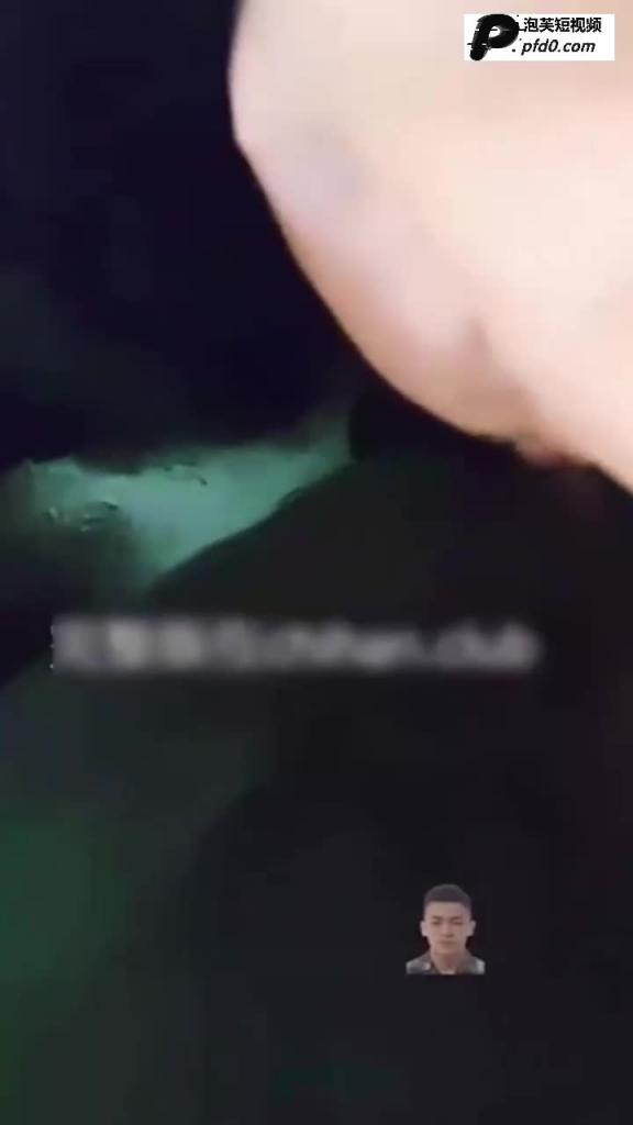 【顶臀强摸】公交+地铁当众掏JB强顶中学生和极品女神!惨遭鄙视的眼神!#街射街顶 预览截图 8