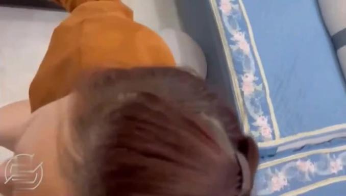 死缠烂打下妈妈含住我的鸡巴太刺激了 预览截图 3