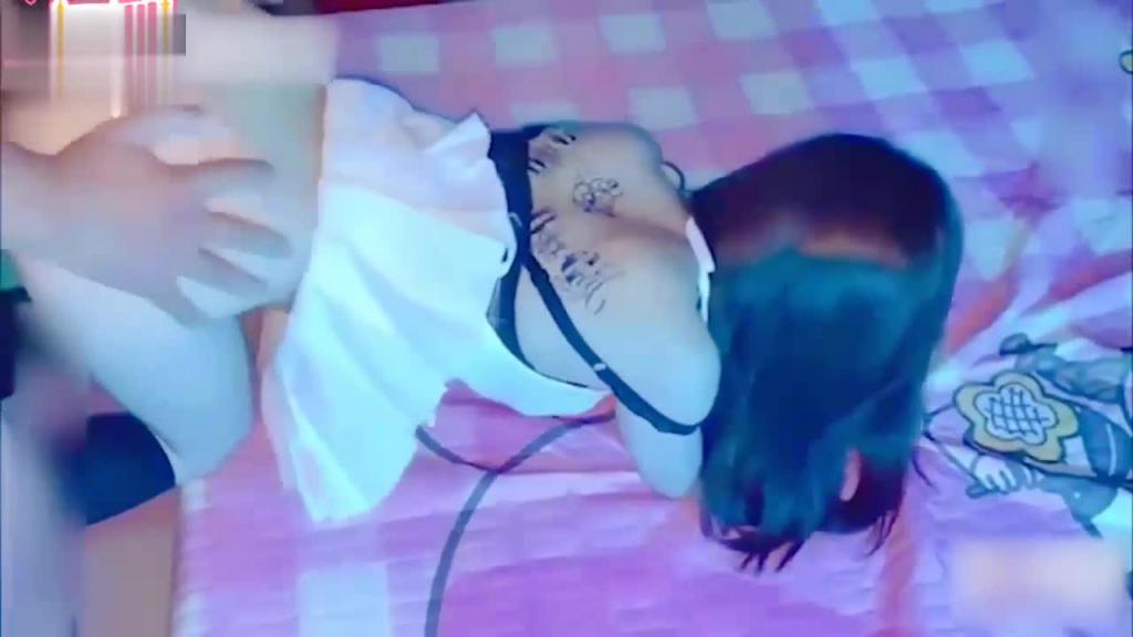 爆操童颜巨乳『萝莉』 预览截图 9