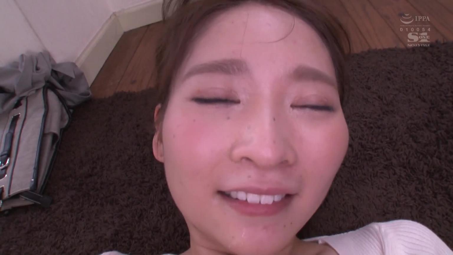 不小心激起性慾的穿衣巨乳妹 日菜菜彩音 SSNI-159 预览截图 4