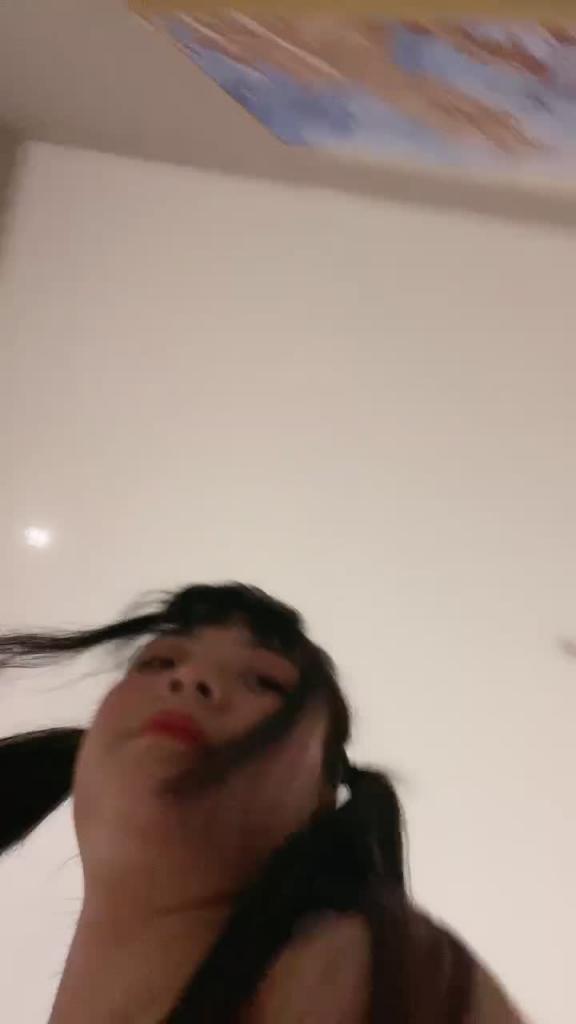 极品小萝莉被拉着双马尾狠狠操逼 预览截图 2