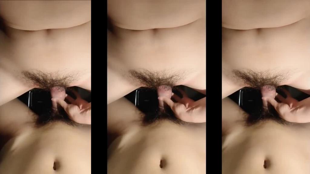 在车内和巨乳美女啪啪 预览截图 1