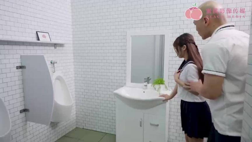 PM062 女转学生迎新派对性爱偷拍 预览截图 1