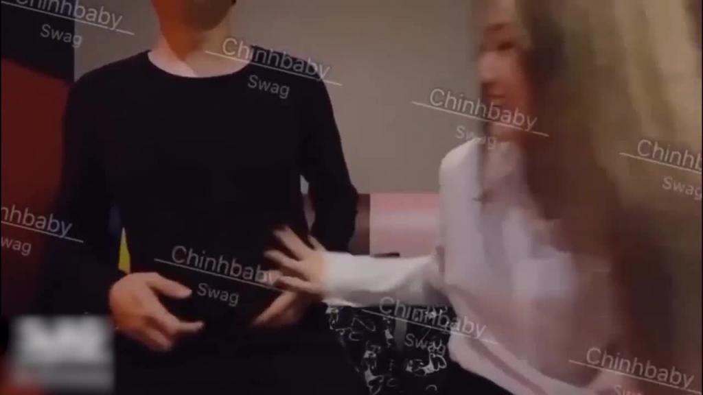 台湾SWAG Chinhbaby 新年最强企划 随机寻找路人影院实战 预览截图 2