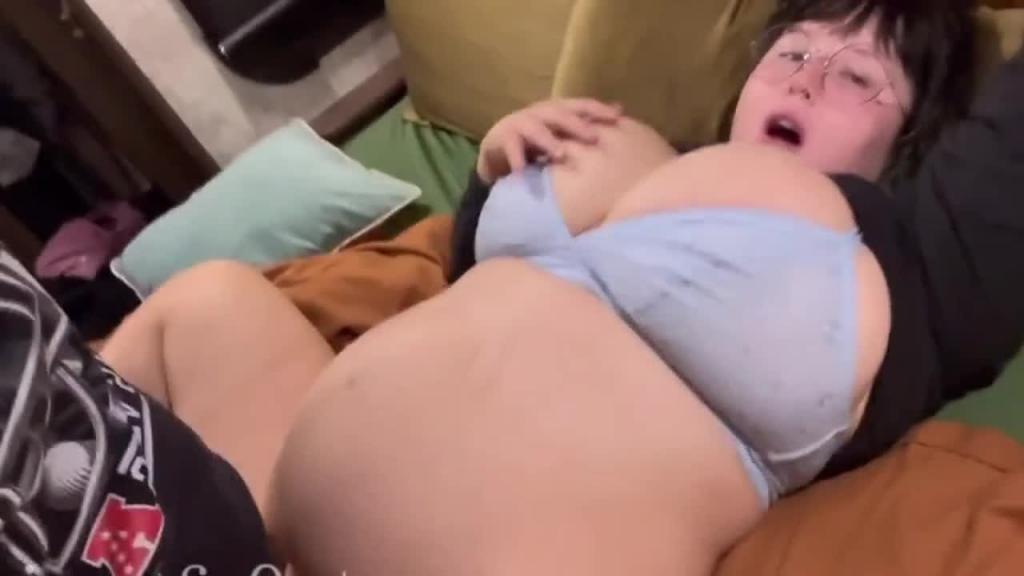 孕妇也疯狂,巨乳E奶怀着孕大着肚子被操入 预览截图 1