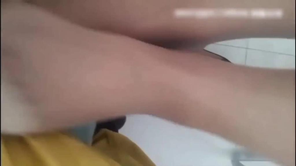 儿子忍不住内射了妈妈,妈妈:我前天刚把环摘了,怀孕了怎么办 预览截图 2