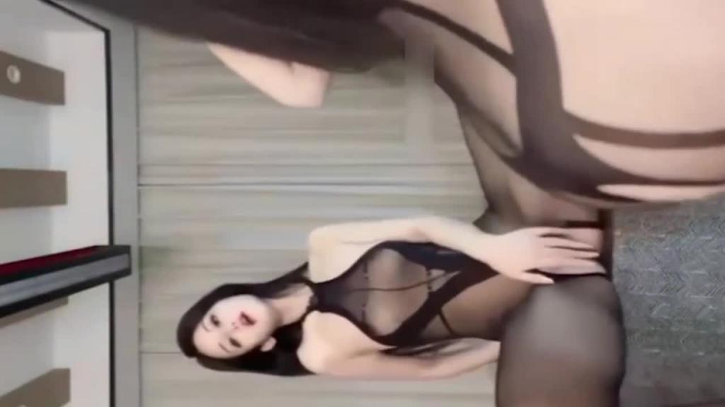 极品美乳网红一对一诱惑 预览截图 5