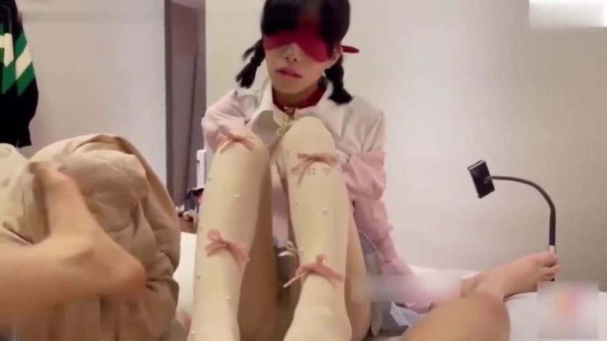 中出嫩萝莉填满精液 预览截图 1