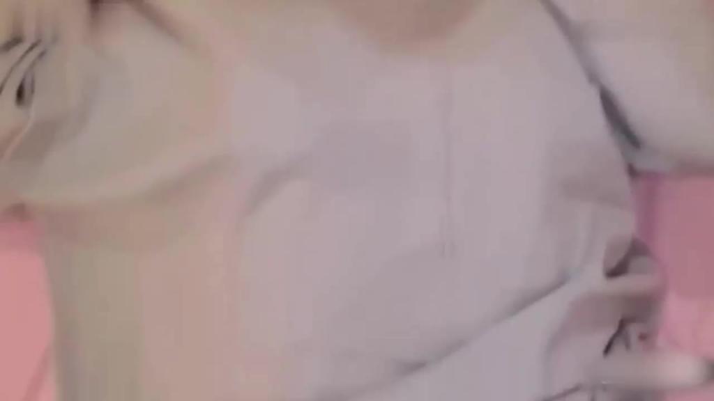 兄妹乱伦 和妹妹说好只要周末爸妈不在家就在家做爱 预览截图 9