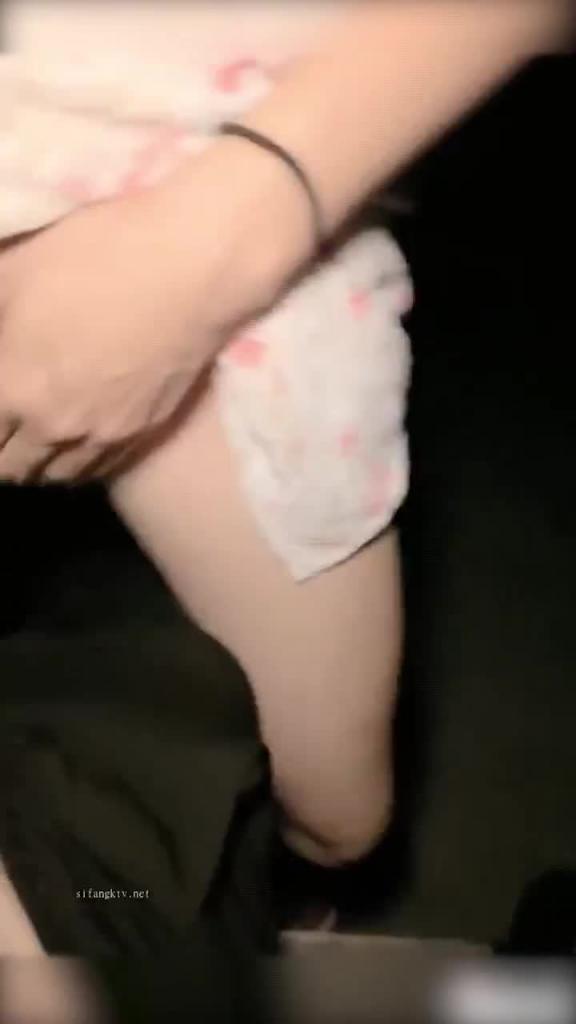 【户外骚逼】公园遇到一个大骚逼_气质旗袍女神喜欢户外露出_想做男人的肉便器 预览截图 11