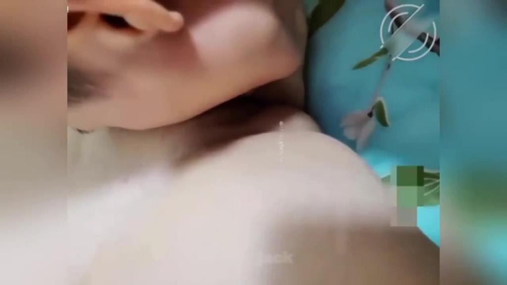 高中儿子趁妈妈熟睡对妈妈下春药 预览截图 4