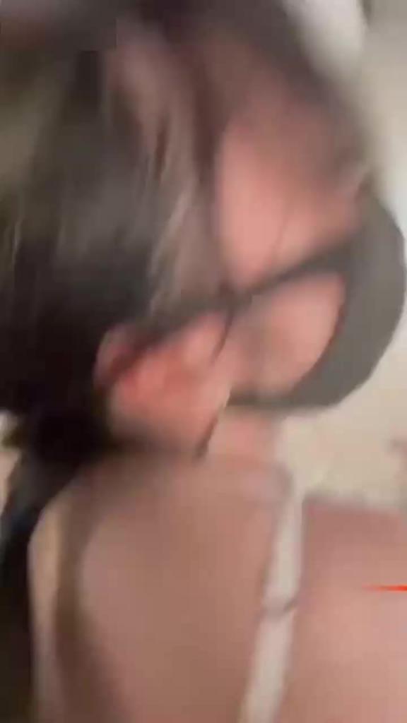 超级刺激，干到一半来人了，吓死了，极品女神玩偶姐姐高档餐厅楼梯做爱 预览截图 10