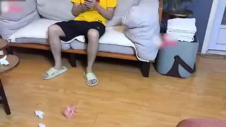憨憨 家政母狗的特殊服务狗链女仆给主人口爆 预览截图 1