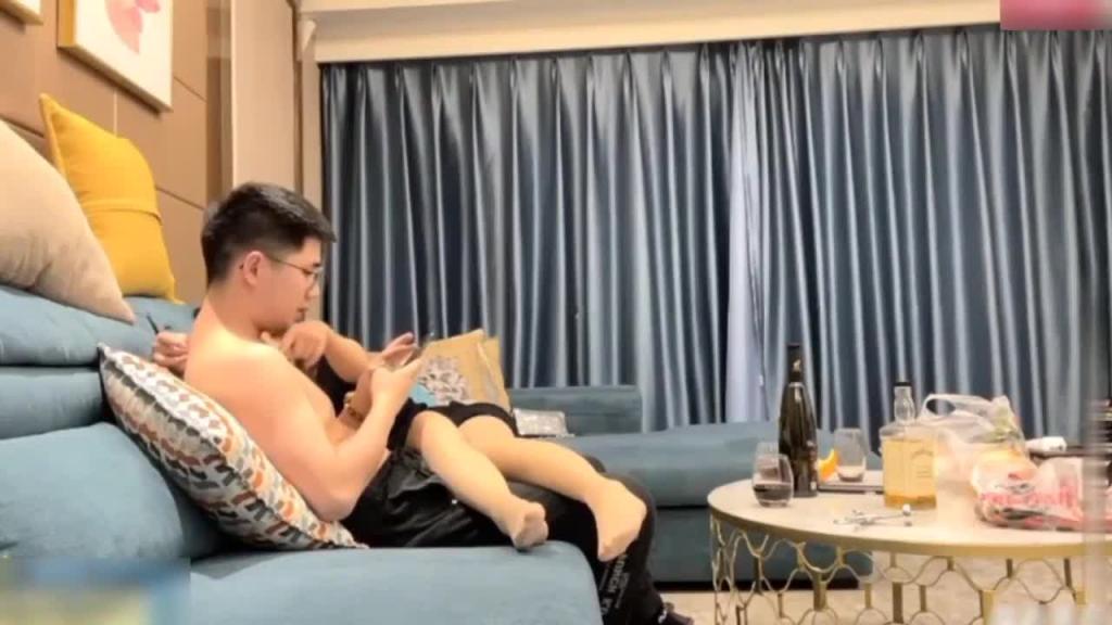 酒吧搭讪高冷御姐~智斗一番成功灌醉 预览截图 5