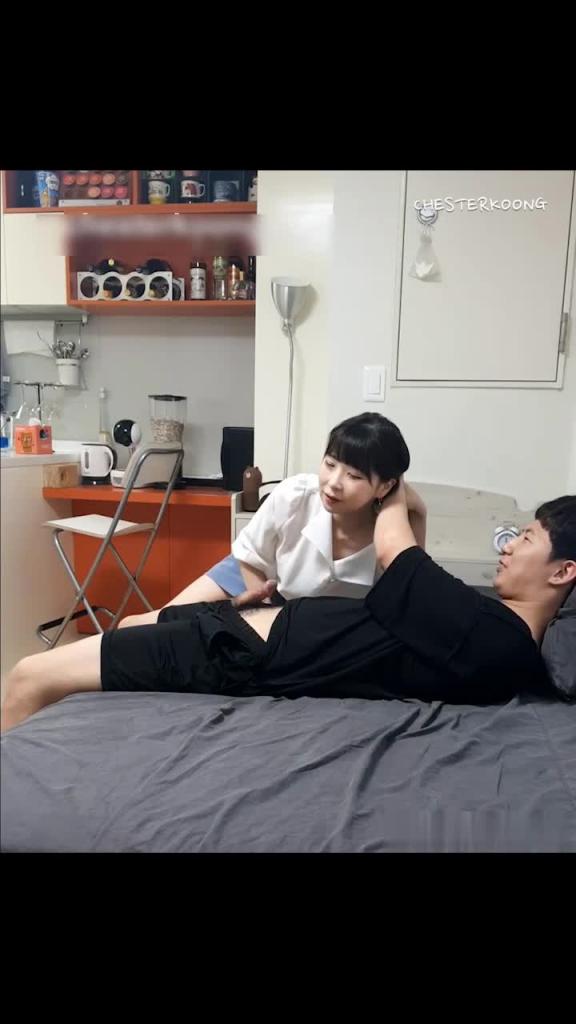[精选]零零后援交小师妹玩逼无套内射小嫩逼 预览截图 2