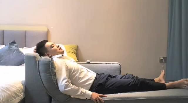 气质反差婊御姐开房被勾搭发情床上勐操呻吟给力这表情太骚了 预览截图 1