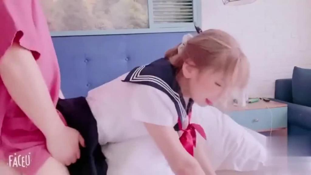 网红少女穿JK的性瘾少女爬上室友的床 预览截图 7
