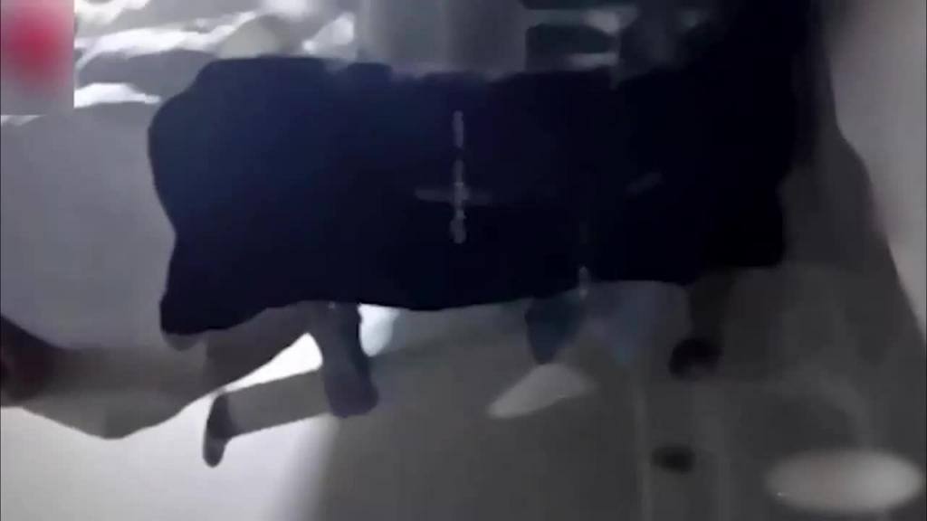 强暴医院女主任,他妈都湿了还装纯,真实记录事件全过程附聊天记录工作照 预览截图 4