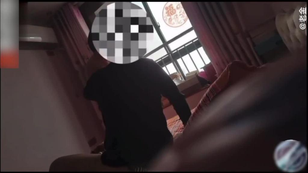 真实禽兽叔叔强奸侄女3次,把侄女骗到野外乱伦 预览截图 8
