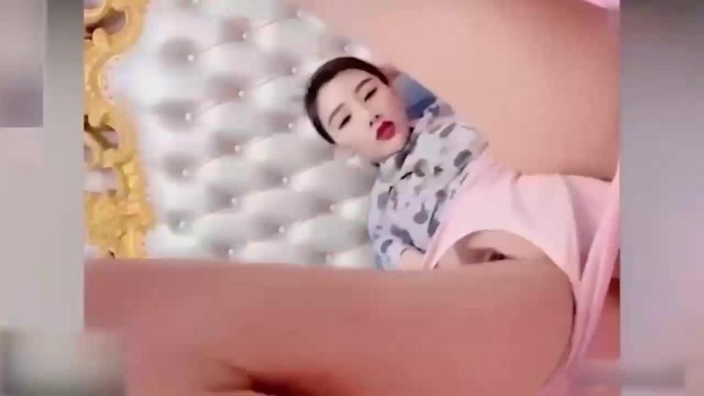 『王宇萌』被机长潜规则泄密流出 预览截图 4