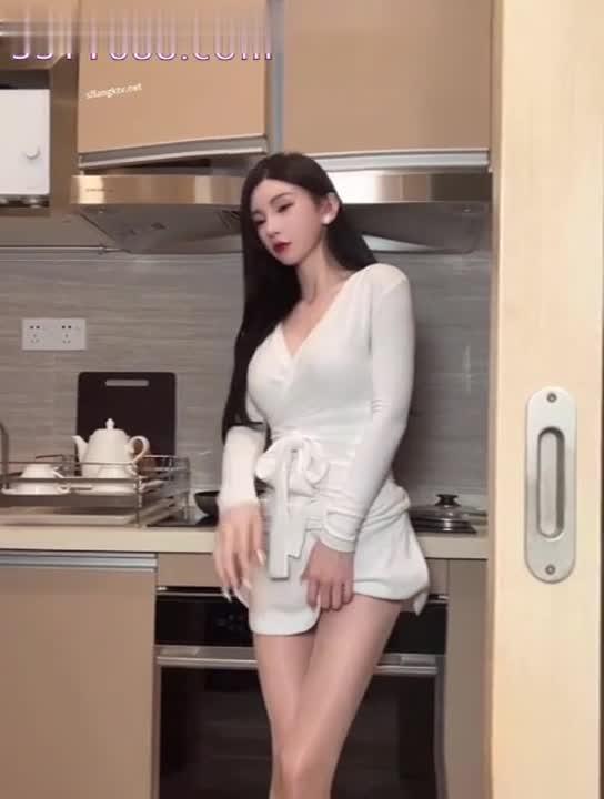 周于希颜值身材巅峰秀人网当红女神模特大胆私拍人妻的做爱变化肉丝无内露点拍摄 预览截图 1