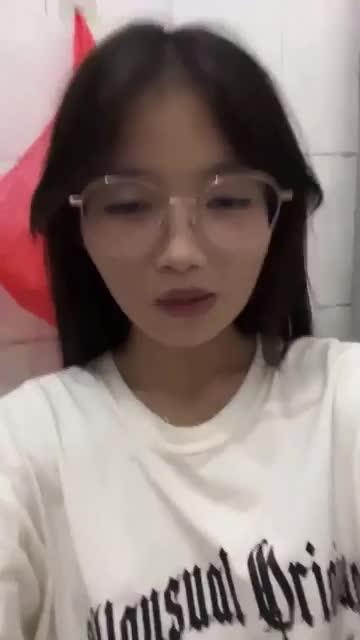 江西交通职业学院,室友你干嘛呢,大一妹妹在宿舍卖肉,尺度太大室友看到影子拍出来曝光 预览截图 8