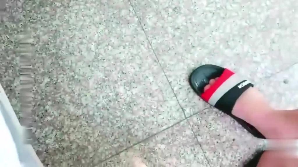 【破处合集】10部珍藏版真实破处萝莉少女学生妹开苞 预览截图 4