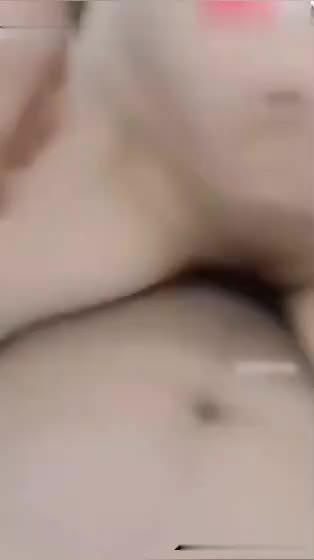 母子乱伦 帮妈妈剃毛 对白精彩 预览截图 8