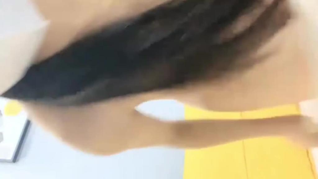 【极品JK制服美少女】超高颜值可爱00后 镜头面前大秀嫩逼 加屌自慰 预览截图 11