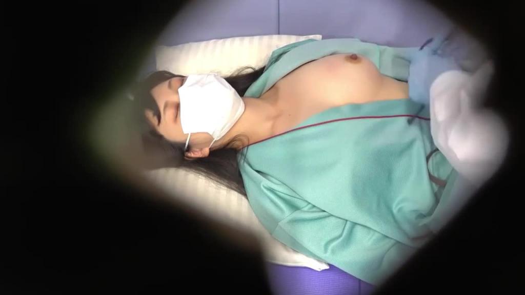 医生偷拍巨乳妹子检查乳房 预览截图 11