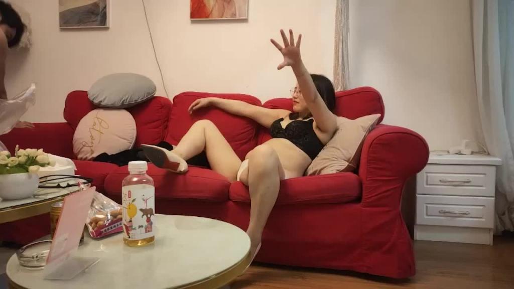 约炮偷情富婆,被富婆包养的小奶狗 预览截图 2