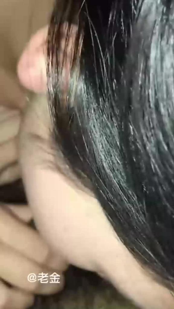 诱骗邻居家学生妹,强行破处!大神手把手教学勾搭高中生,意外发现还是个处女 预览截图 2