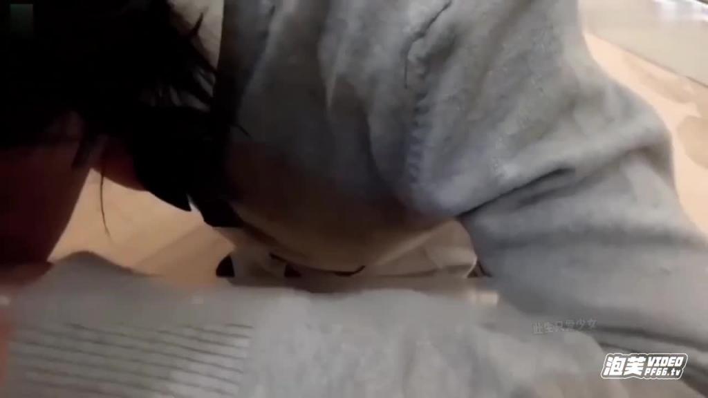 00后JK裙长筒袜纯系反差小母狗出轨清纯酮体让人流口水 预览截图 1