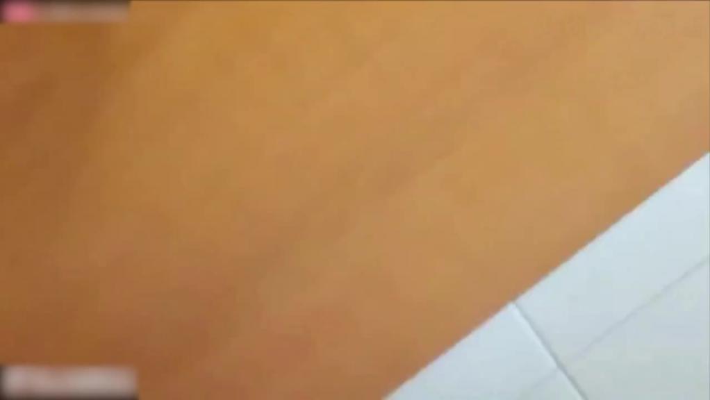 珠宝店移动视角后入式厕拍,手机离逼只有1cm偷拍你绝对没见过的黑炭逼 预览截图 9