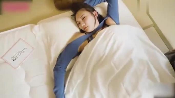 国产剧情女优酒精路跑酒后失控激 预览截图 5