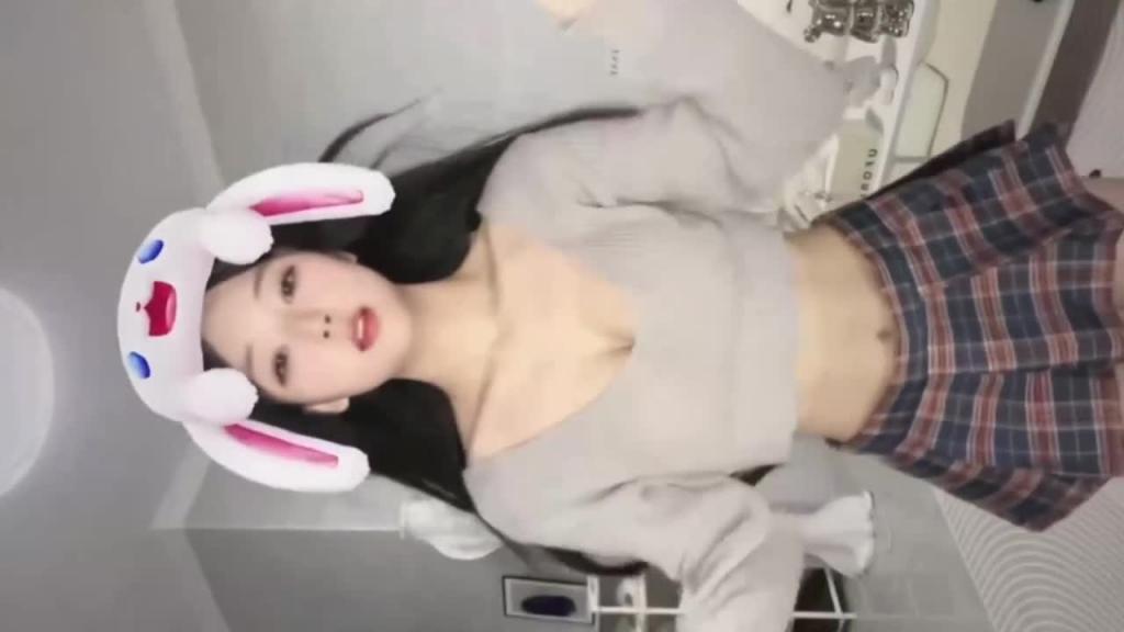 【抖音主播】极品美少女 大尺度诱惑 预览截图 12