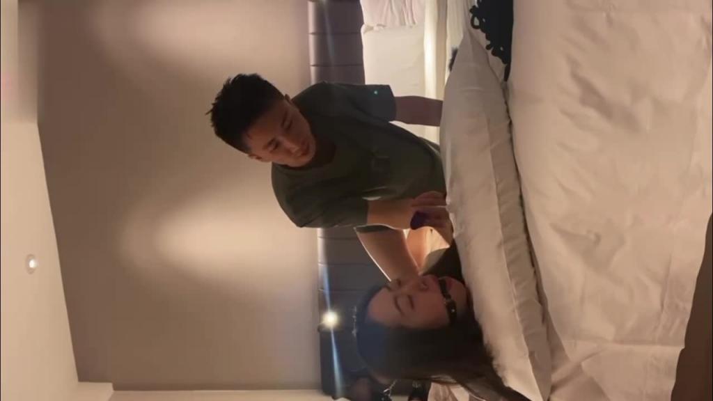 【反差婊】最新流出极品高颜值反差婊背地骚的一批,疯狂调教揉搓鲍鱼淫水流出超多 预览截图 2
