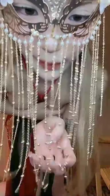 异域风情,甜美主播,脱衣舞娘情趣肚兜诱惑,搔首弄姿,揉奶摸穴 预览截图 6