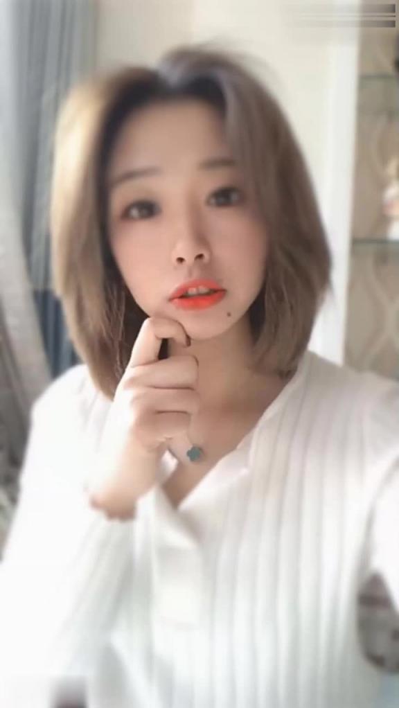清纯学生妹甜美笑容下的眉眼娇喘 预览截图 8