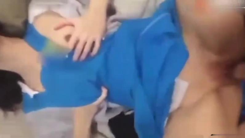可爱女孩被外国继父乱伦蹂躏 预览截图 1