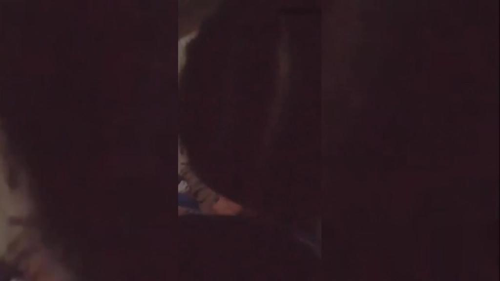 绿帽偷情深夜和男邻居楼道打炮偷情车震。网红鹿少女 预览截图 1